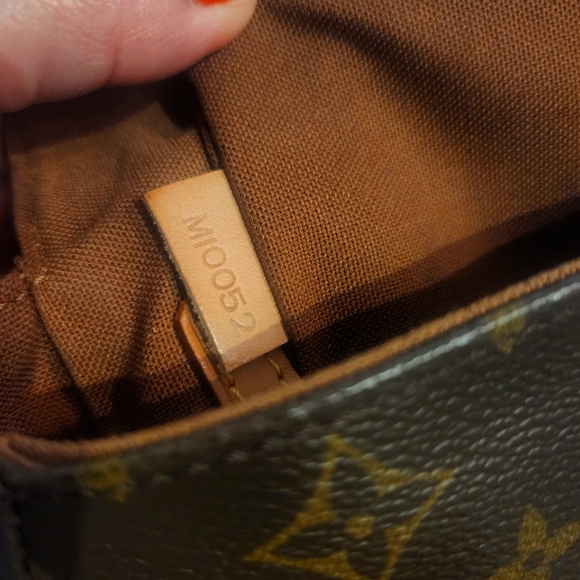 Authentic Louis Vuitton Vintage Monogram Mini Looping Shoulder Bag /Hand Bag - Picture 14 of 14